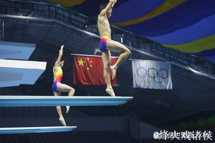 逐梦未来显风华 跳水新秀展英姿 逐梦未来显风华 跳水新秀展英姿